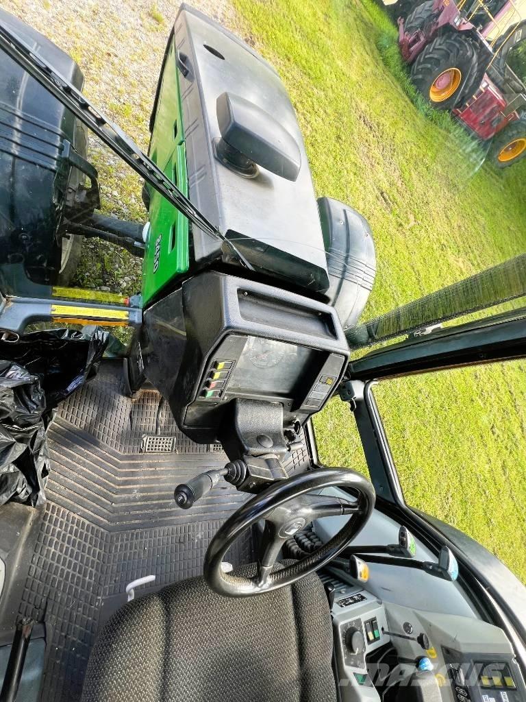 Valtra 8450 トラクター