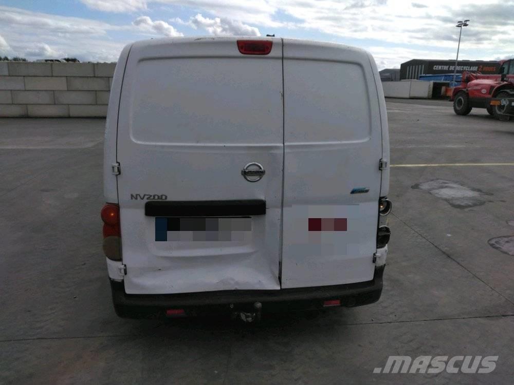 Nissan NV 200 パネルバン