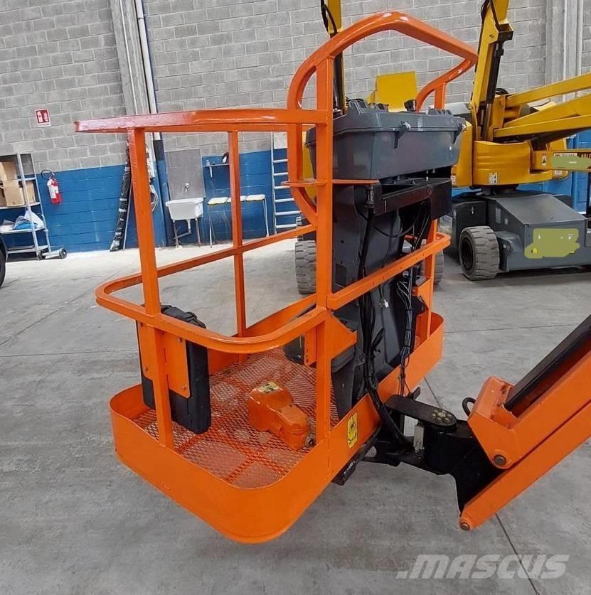 JLG E 450 AJ ブームリフト　屈伸型