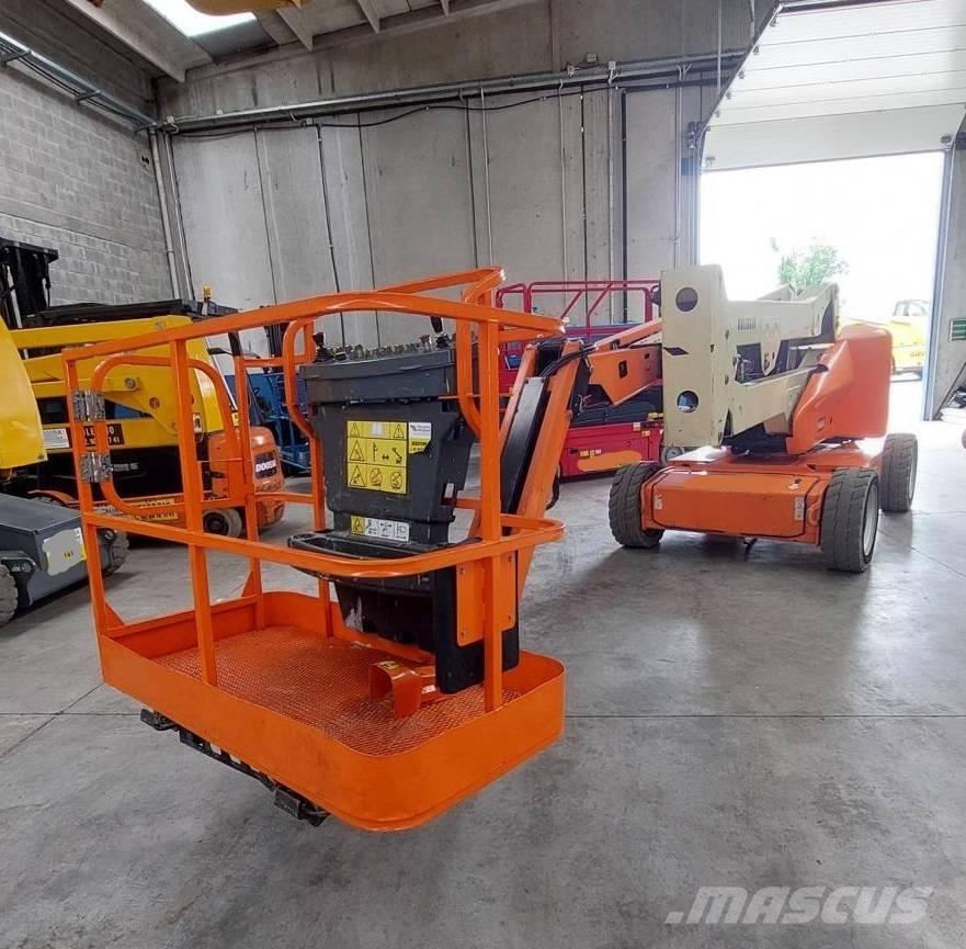JLG E 450 AJ ブームリフト　屈伸型