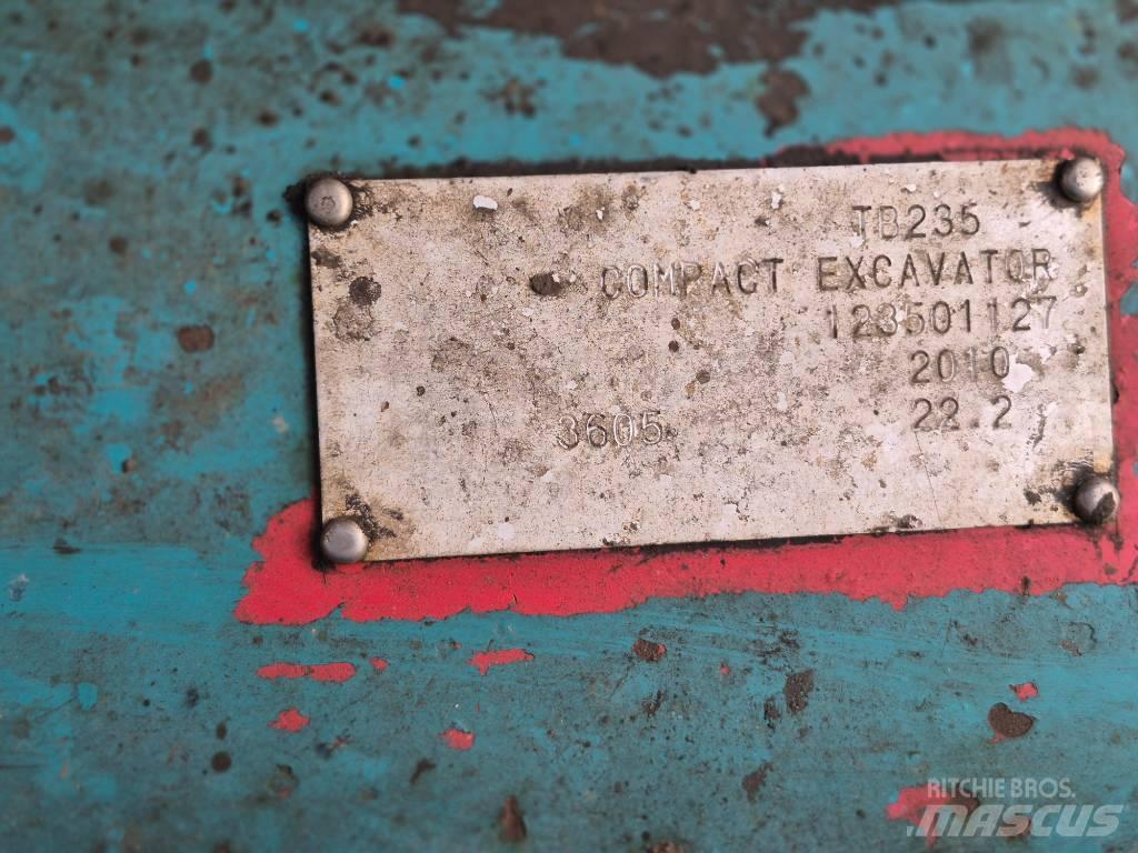 Takeuchi TB 235 ミニ油圧ショベル 7t以下（ミニユンボ・ミニディガー）