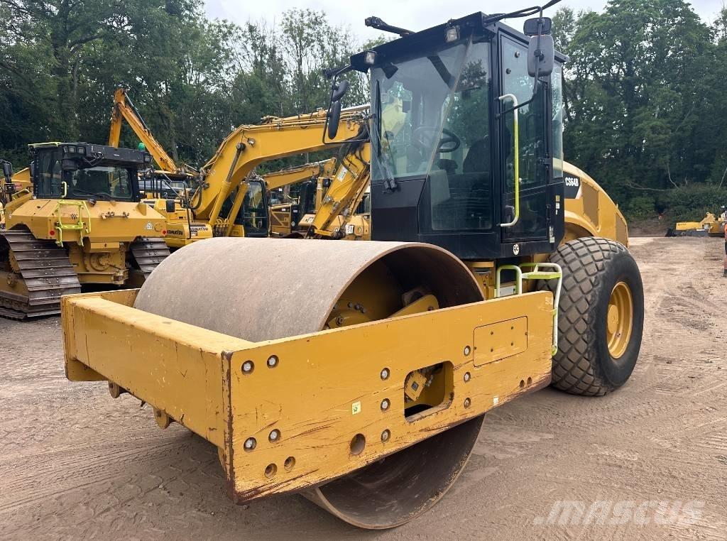 CAT CS 64 B 振動ローラ