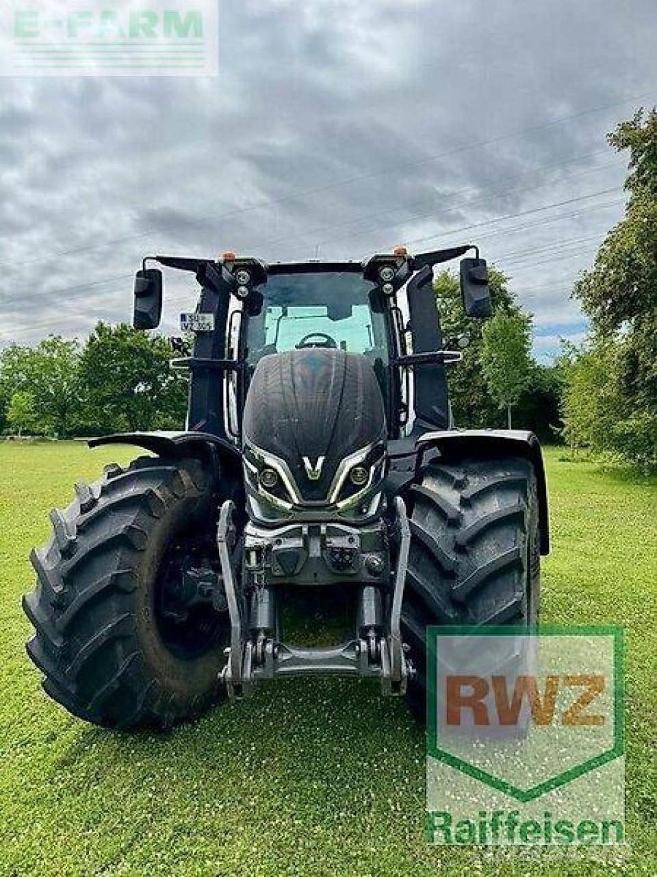 Valtra q305 トラクター