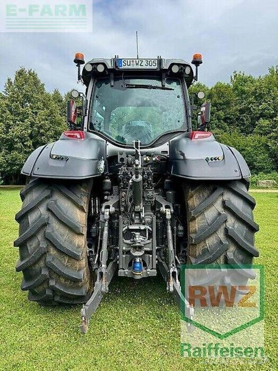 Valtra q305 トラクター