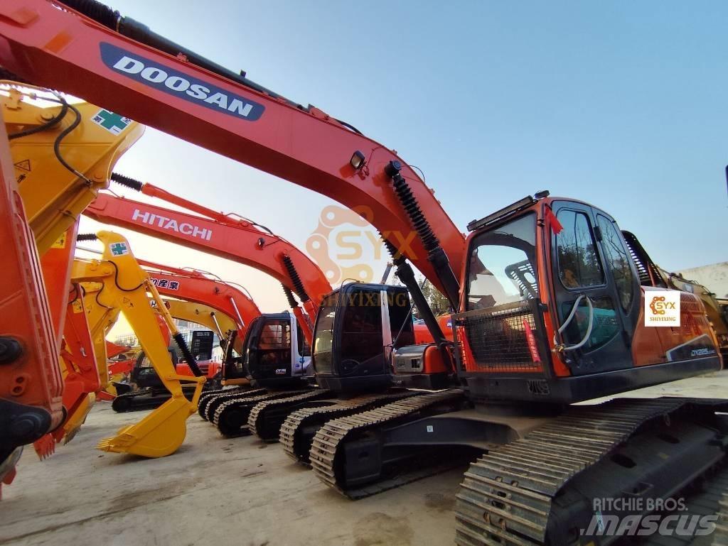 Doosan DX 225 LC 大型油圧ショベル12t以上（パワーショベル・ユンボ）