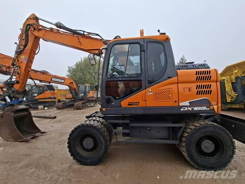 Doosan DX 165 W-5 ホイール式油圧ショベル（パワーショベル・ユンボ・バックホー）