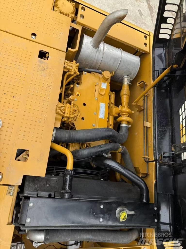 CAT 320 D 大型油圧ショベル12t以上（パワーショベル・ユンボ）