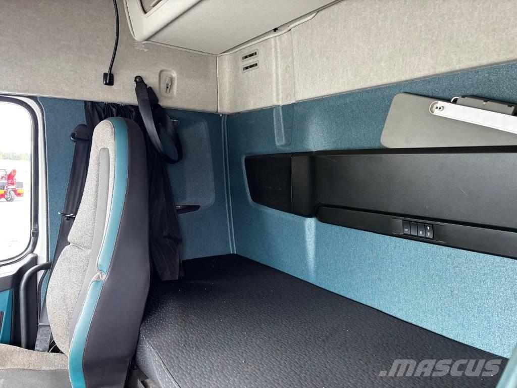 Volvo FM 330 ボックスボディー、ウイング、箱車