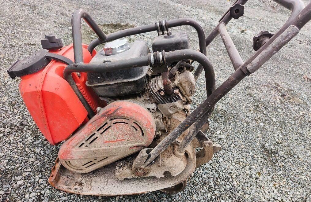 Husqvarna LF 7S プレートコンパクター