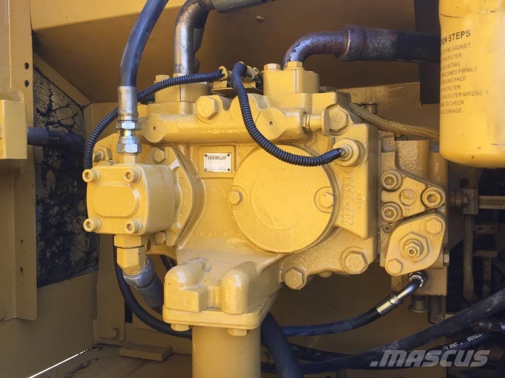 CAT 320 D 大型油圧ショベル12t以上（パワーショベル・ユンボ）