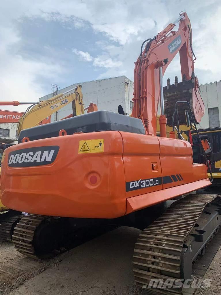 Doosan DX 300 大型油圧ショベル12t以上（パワーショベル・ユンボ）