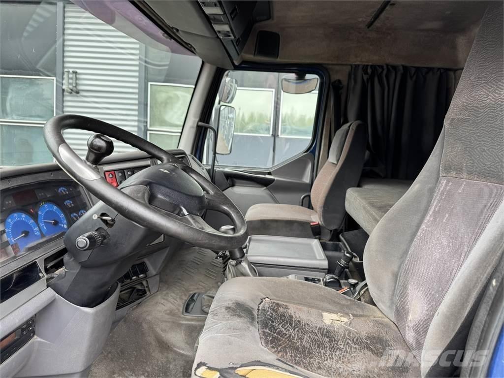 Sisu E12M 10X4 ダンプ