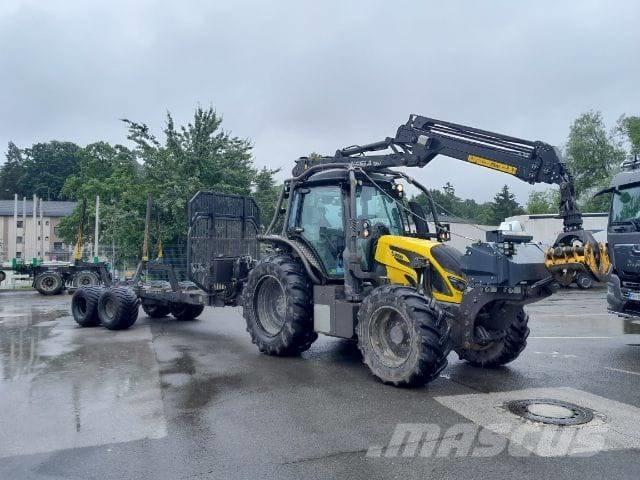 Valtra N 153 forst 林業トラクター