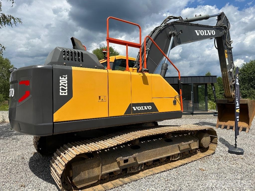 Volvo EC 220 E L 大型油圧ショベル12t以上（パワーショベル・ユンボ）