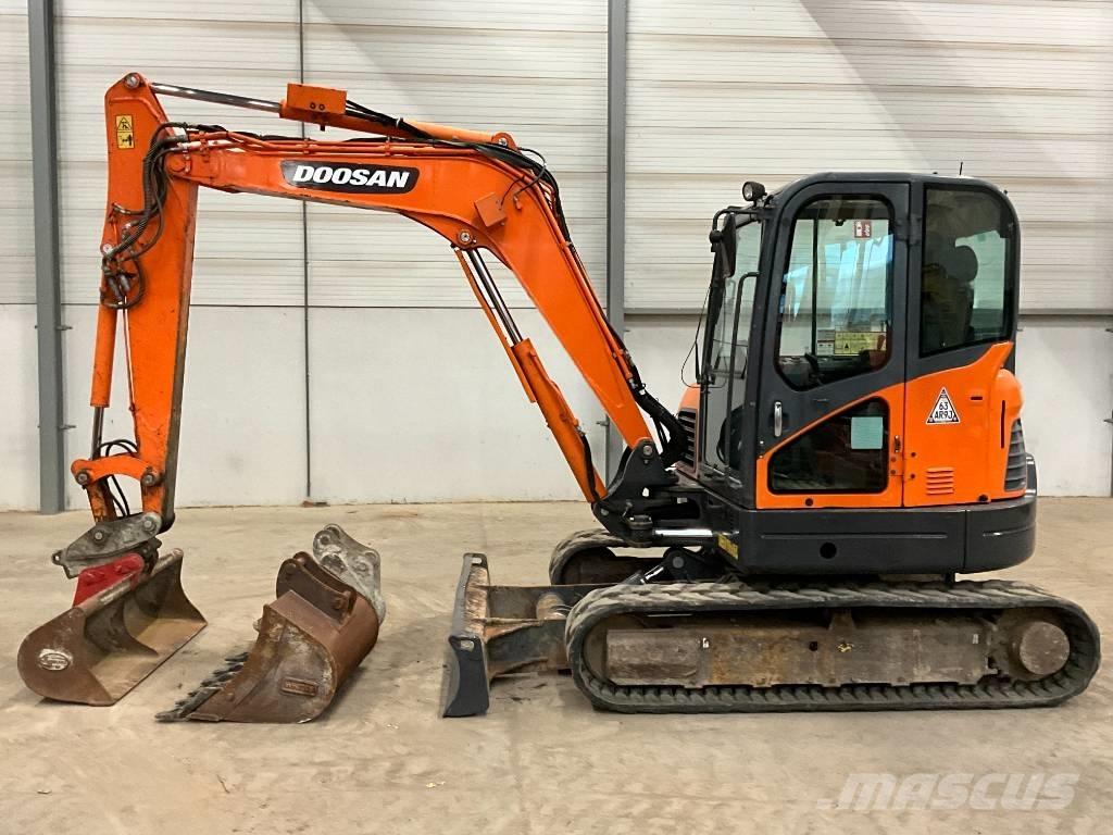 Doosan DX 63-3 ミニ油圧ショベル 7t以下（ミニユンボ・ミニディガー）