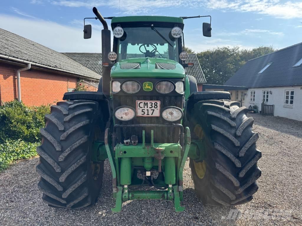 John Deere 7920 トラクター