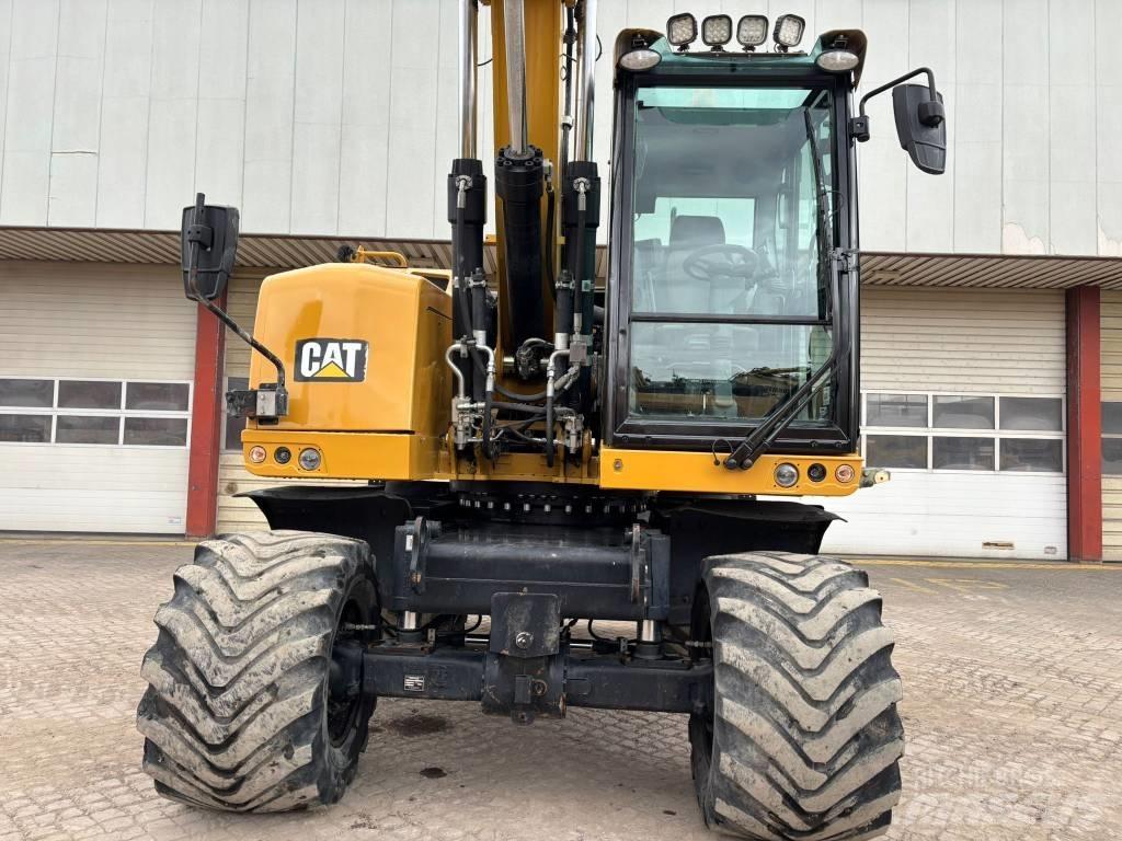 CAT M 318 F ホイール式油圧ショベル（パワーショベル・ユンボ・バックホー）