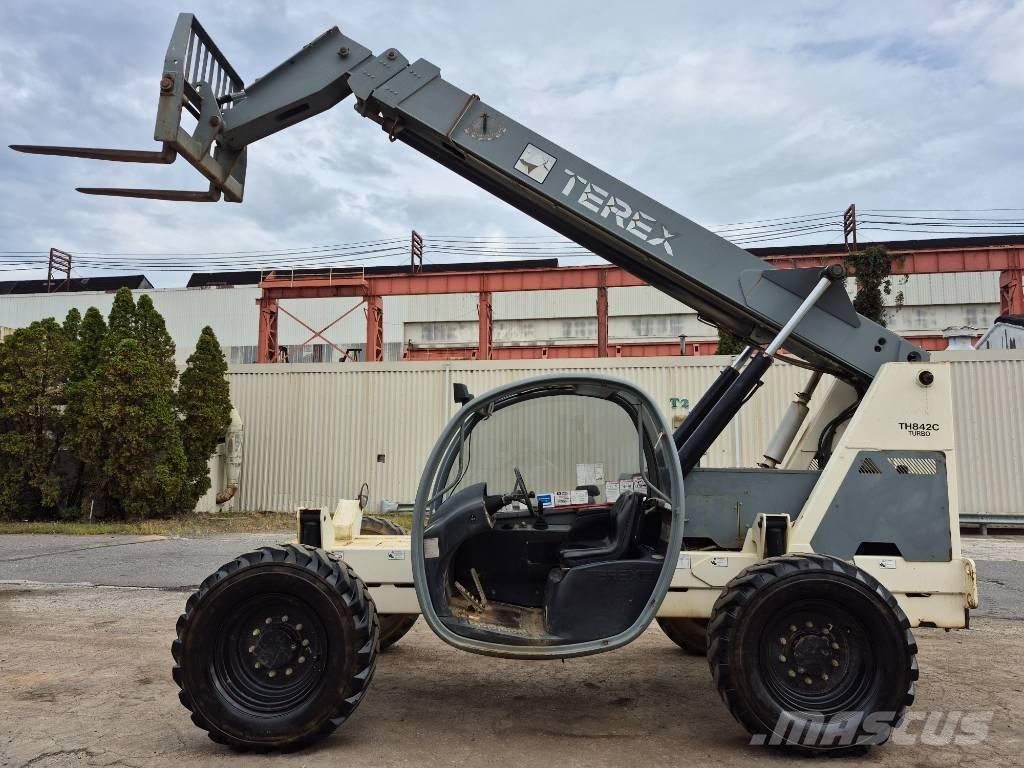 Terex TH 842 C テレスコーピックハンドラー