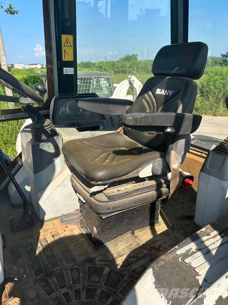Sany BL 70 C バックホーローダー