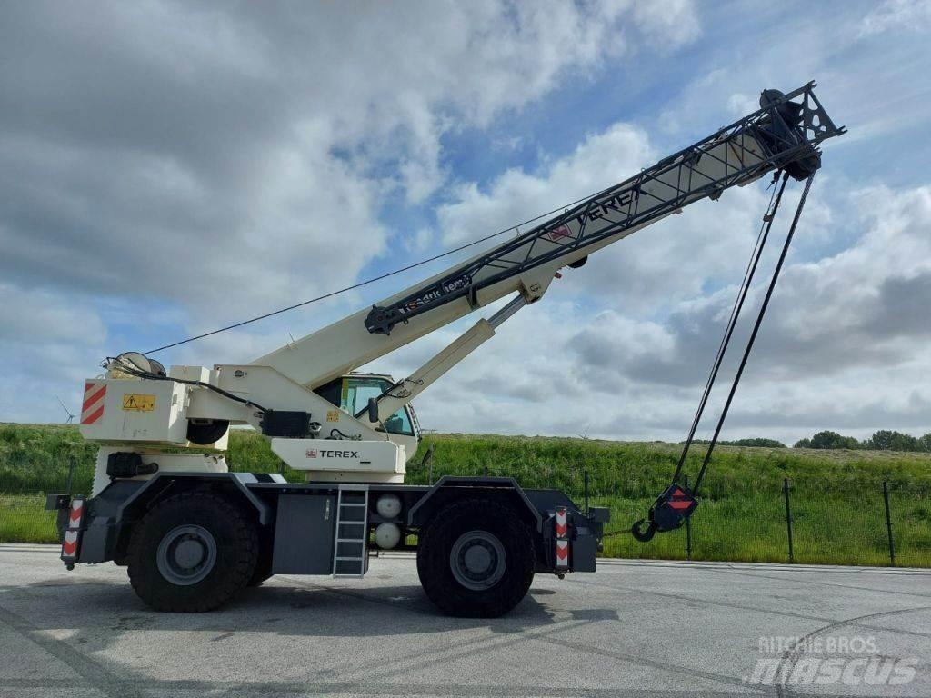 Terex A600 ラフテレーンクレーン