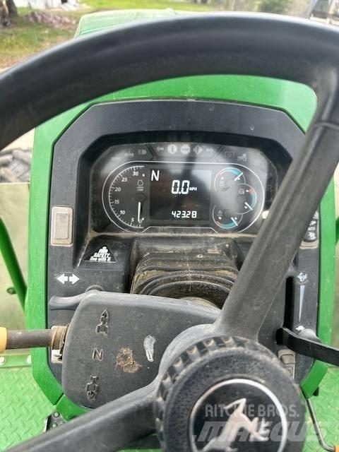 John Deere 6120 E トラクター