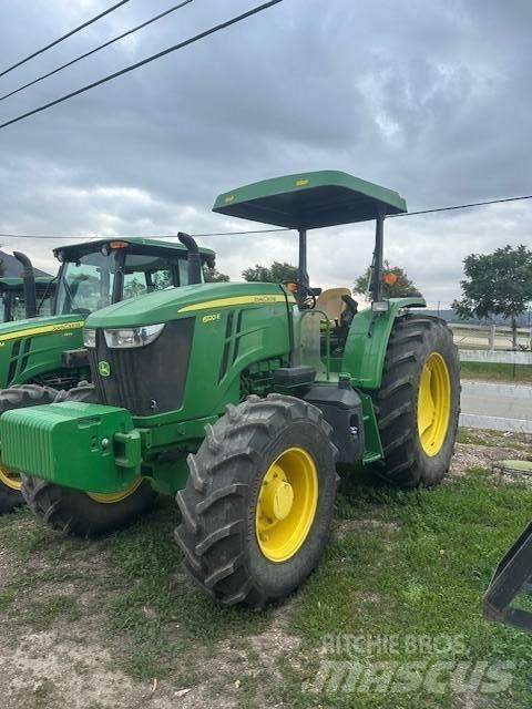 John Deere 6120 E トラクター