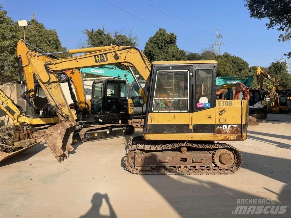 CAT E 70 B 大型油圧ショベル12t以上（パワーショベル・ユンボ）