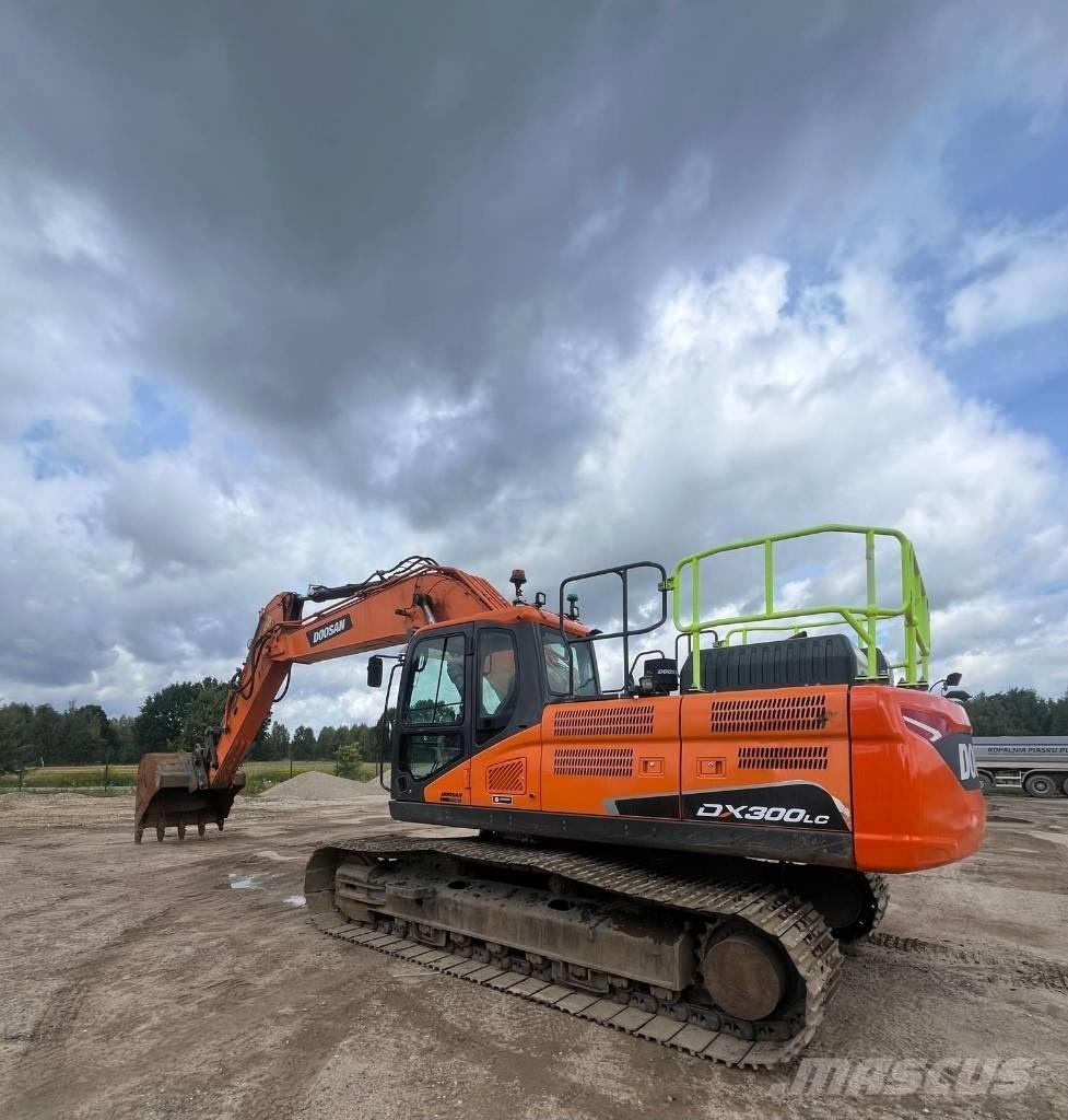 Doosan DX300-LC-7 大型油圧ショベル12t以上（パワーショベル・ユンボ）