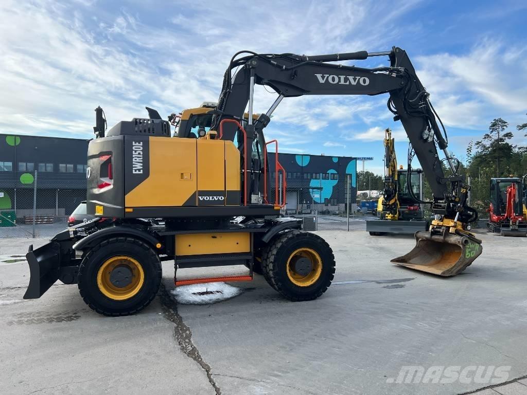 Volvo EWR150E ホイール式油圧ショベル（パワーショベル・ユンボ・バックホー）