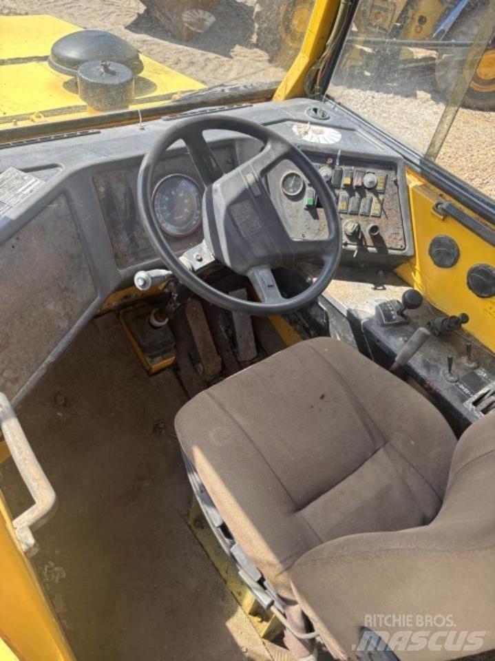 Volvo A20 サイト　ダンプ