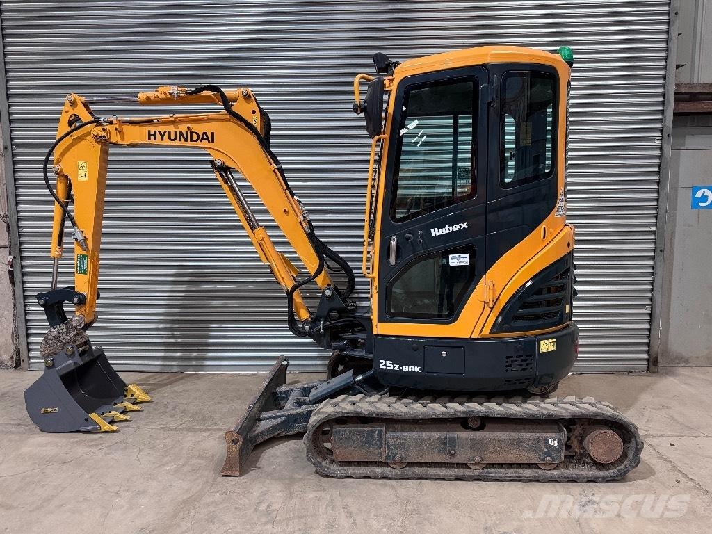 Hyundai R25Z-9 AK ミニ油圧ショベル 7t以下（ミニユンボ・ミニディガー）