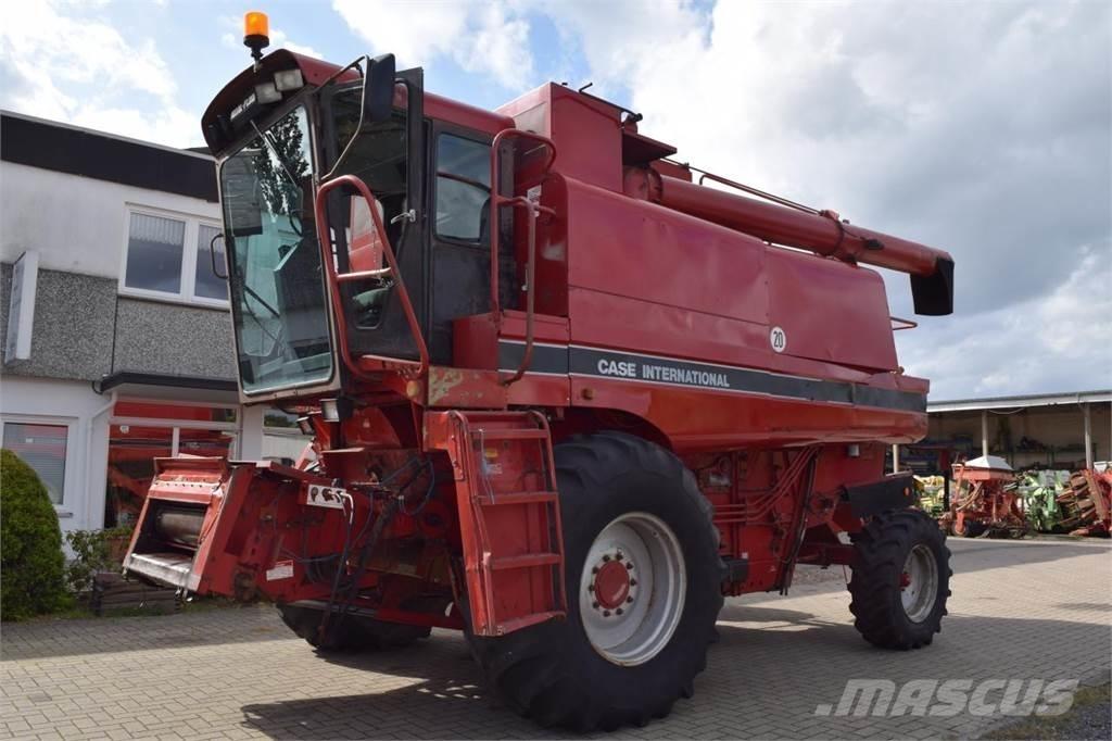 Case IH 1680 Axial コンバイン