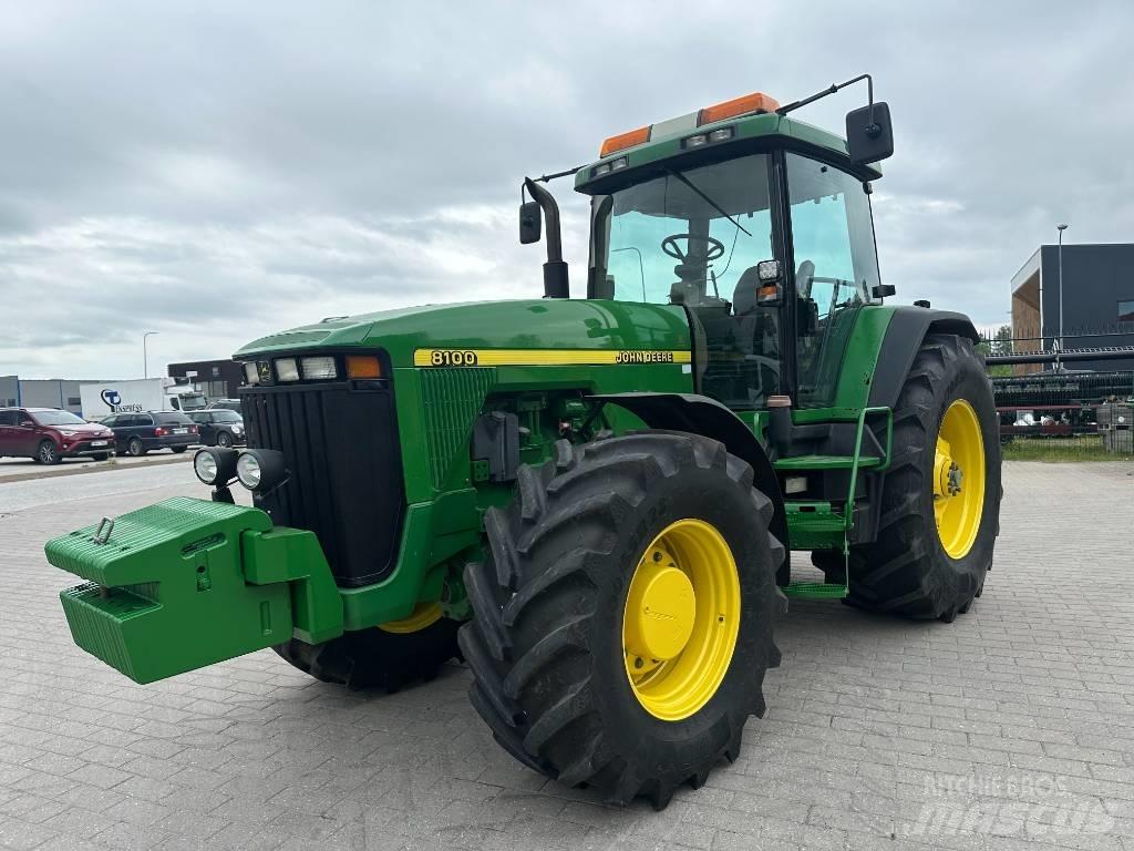 John Deere 8100 トラクター