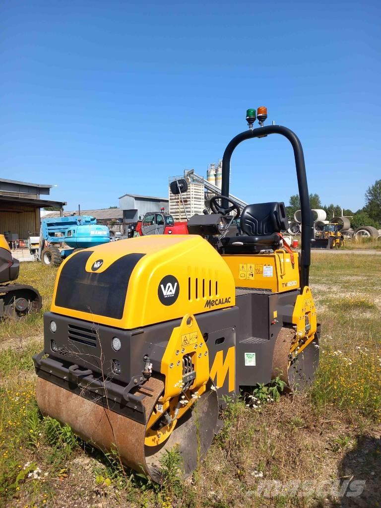 Mecalac TV1200 タンパ/転圧バイブレータ