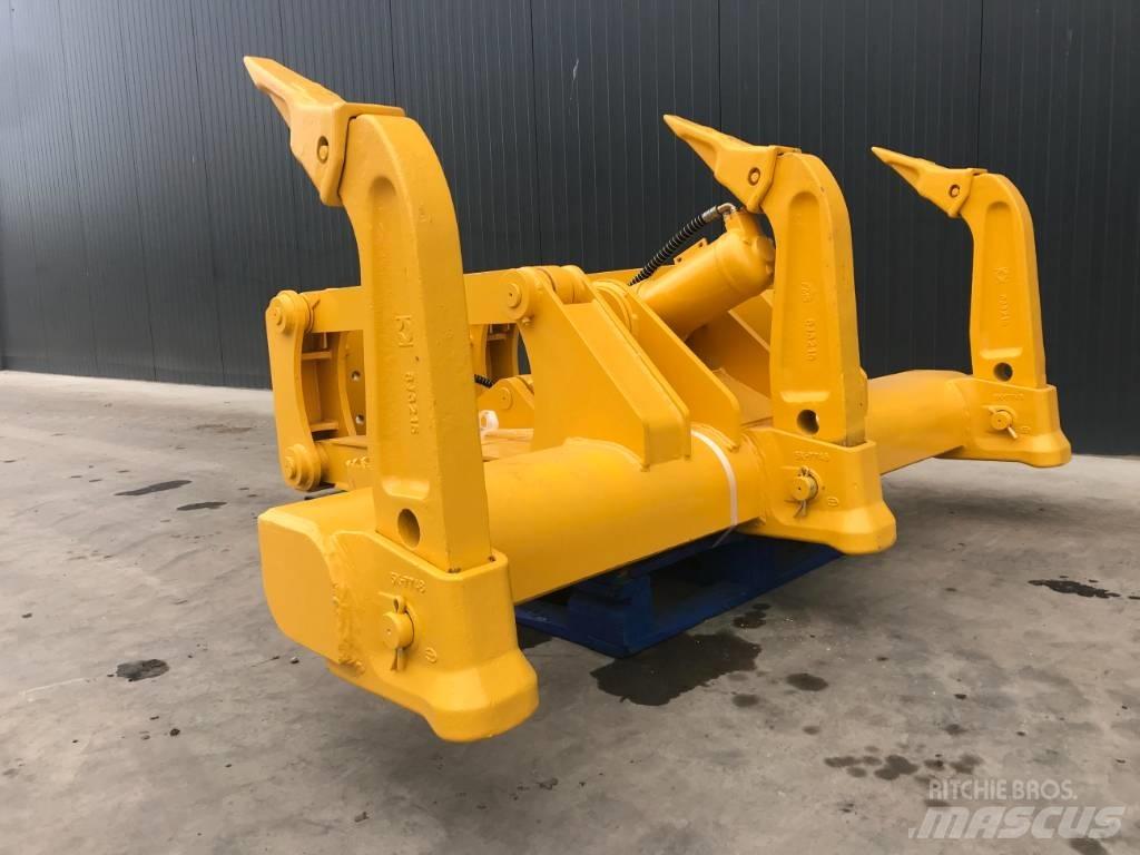 Komatsu D61 スカリファイヤ