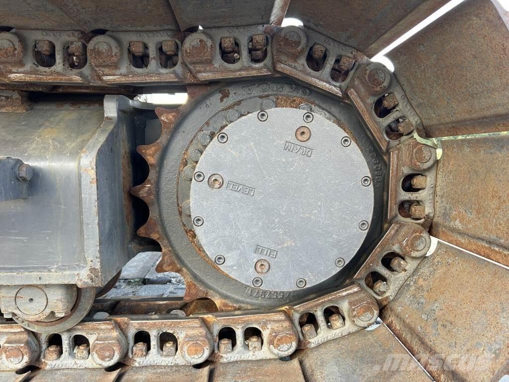 Volvo ECR145EL 大型油圧ショベル12t以上（パワーショベル・ユンボ）