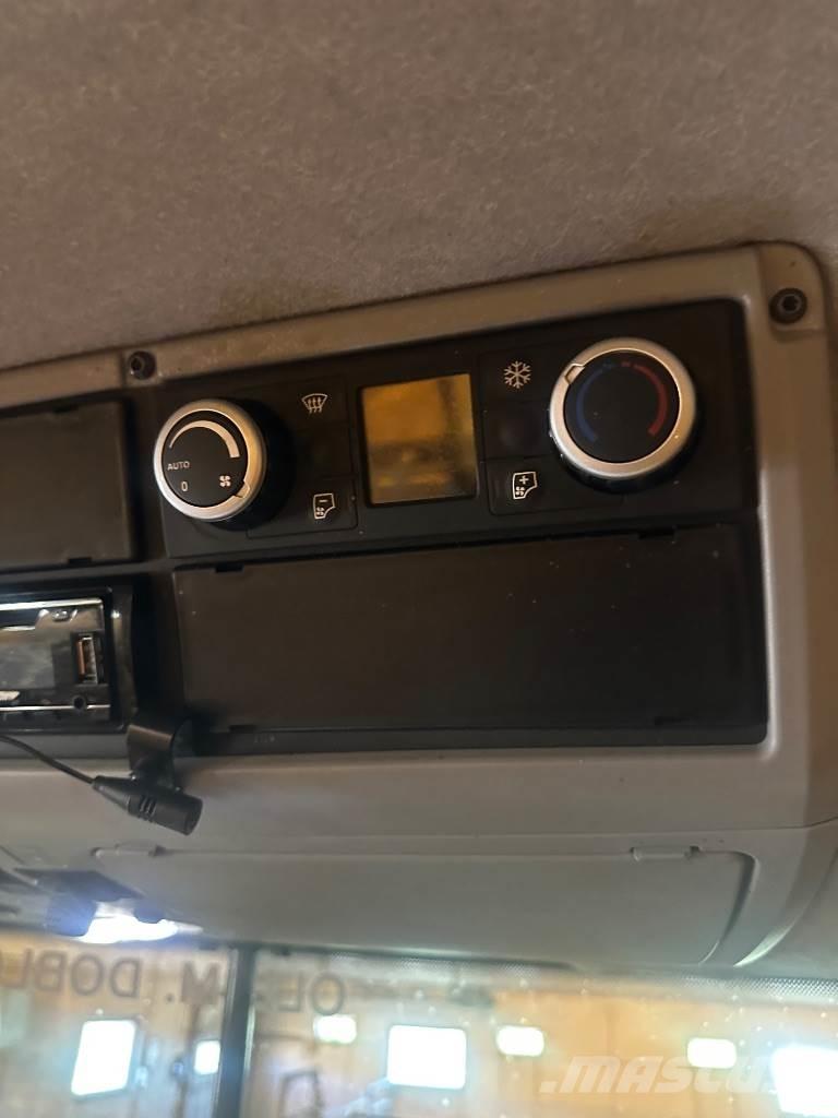 Valtra N174Direct トラクター