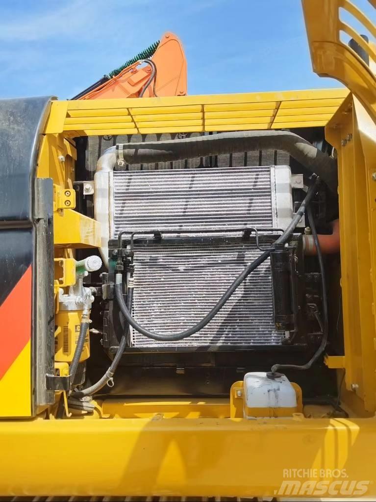 CAT 320 D 2 中型油圧ショベル 7ｔ-12ｔ（ユンボ・パワーショベル・バックホー）