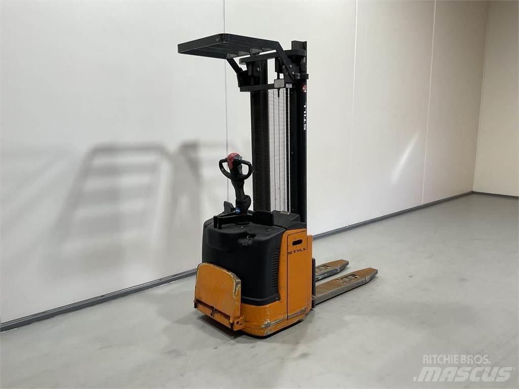 Still EFGV S14 自走式スタッカー