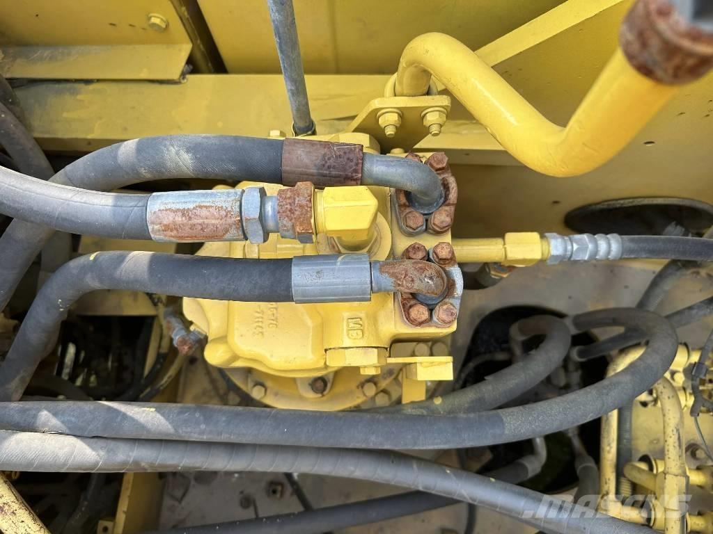 Komatsu PC240-8 大型油圧ショベル12t以上（パワーショベル・ユンボ）