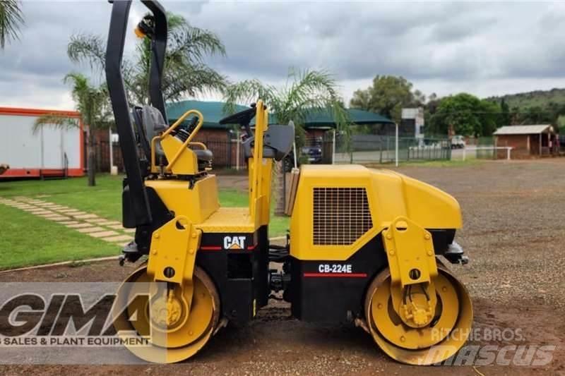 CAT CB224-E コンバインドローラ