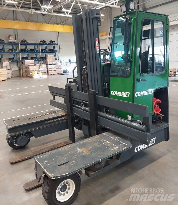 Combilift C 4000 LPG 全方向リーチ型フォークリフト