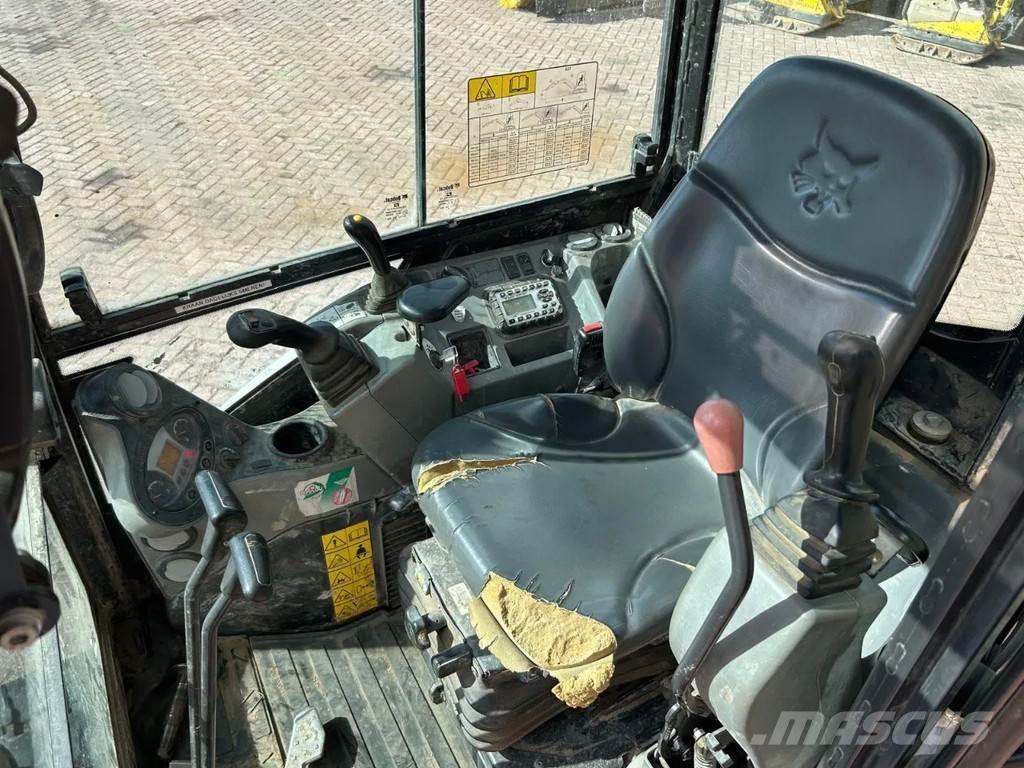 Bobcat E27 ミニ油圧ショベル 7t以下（ミニユンボ・ミニディガー）