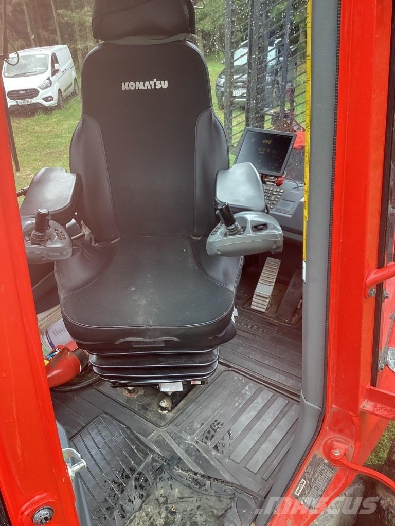 Komatsu 845 フォワーダー