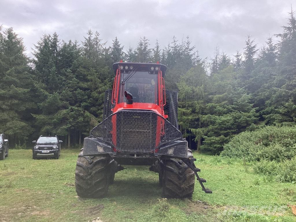 Komatsu 845 フォワーダー