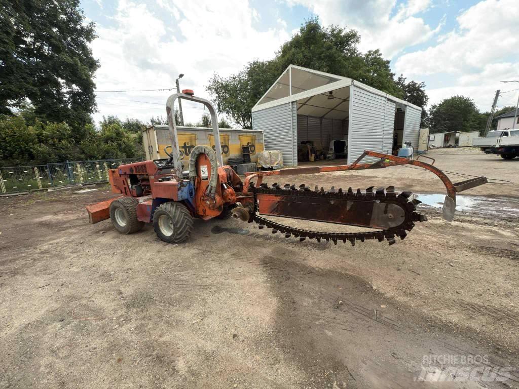 Ditch Witch 3500 トレンチャー
