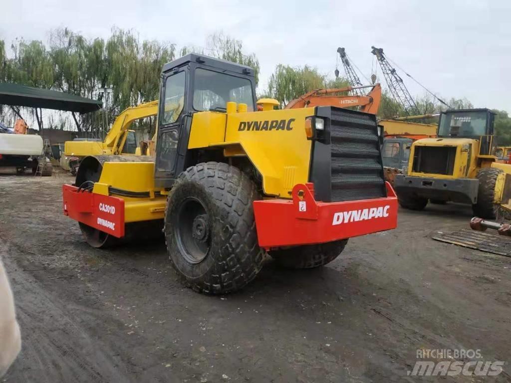 Dynapac CA 301 D 振動ローラ
