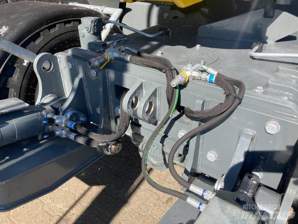 Wacker Neuson EW 100 ホイール式油圧ショベル（パワーショベル・ユンボ・バックホー）