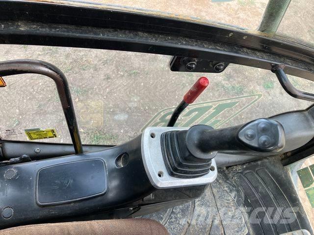 JCB JS 210 LC 大型油圧ショベル12t以上（パワーショベル・ユンボ）