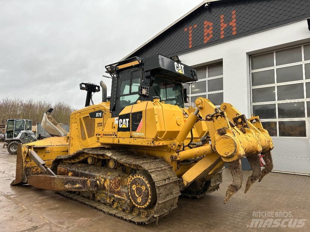 CAT D 7 E ブルドーザー